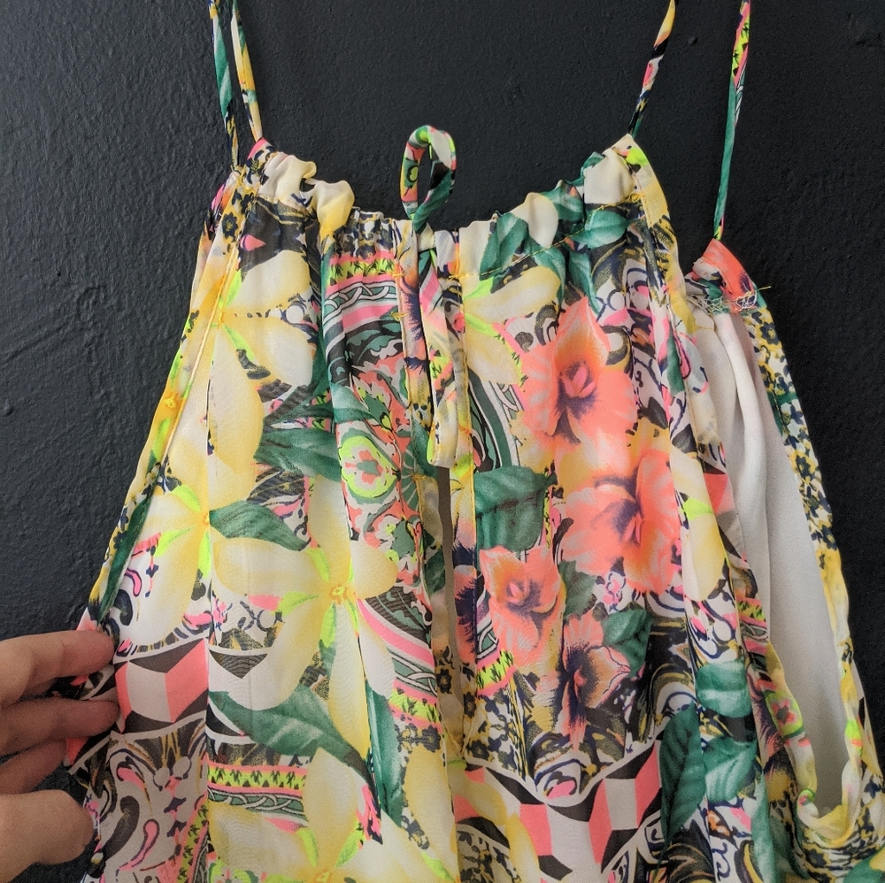Tropical Embellished Floral Romper - Picture 10 of 12